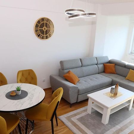 Apartment Cecovic - Mellain ทูซลา ภายนอก รูปภาพ
