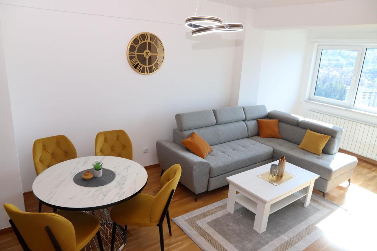 Apartment Cecovic - Mellain ทูซลา ภายนอก รูปภาพ