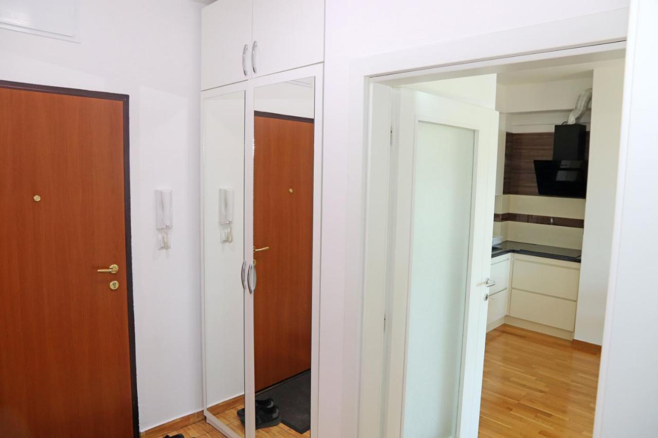 Apartment Cecovic - Mellain ทูซลา ภายนอก รูปภาพ