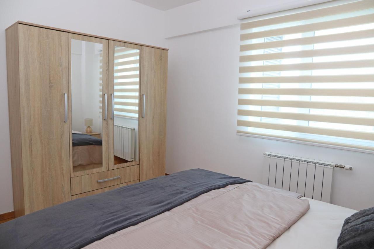 Apartment Cecovic - Mellain ทูซลา ภายนอก รูปภาพ